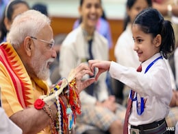 मेरे साथ दिल बनाएंगे क्या... रक्षाबंधन पर स्कूली बच्ची ने की PM मोदी से खास फरमाइश, देखें वीडियो मेरे साथ दिल बनाएंगे क्या... रक्षाबंधन पर स्कूली बच्ची ने की PM मोदी से खास फरमाइश, देखें वीडियो