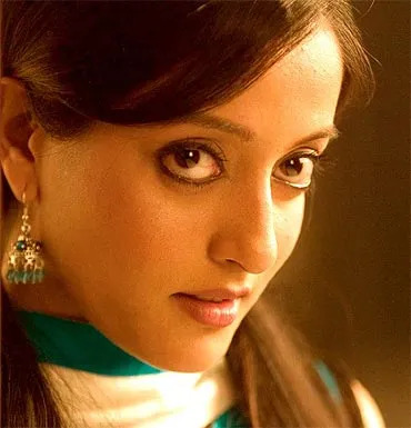 20 Years Of <i>Parineeta</i>: When Real-Life Crush Sanjay Dutt Made Raima Sen Blush On Set