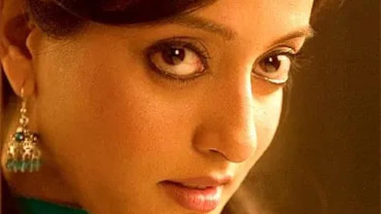 20 Years Of <i>Parineeta</i>: When Real-Life Crush Sanjay Dutt Made Raima Sen Blush On Set