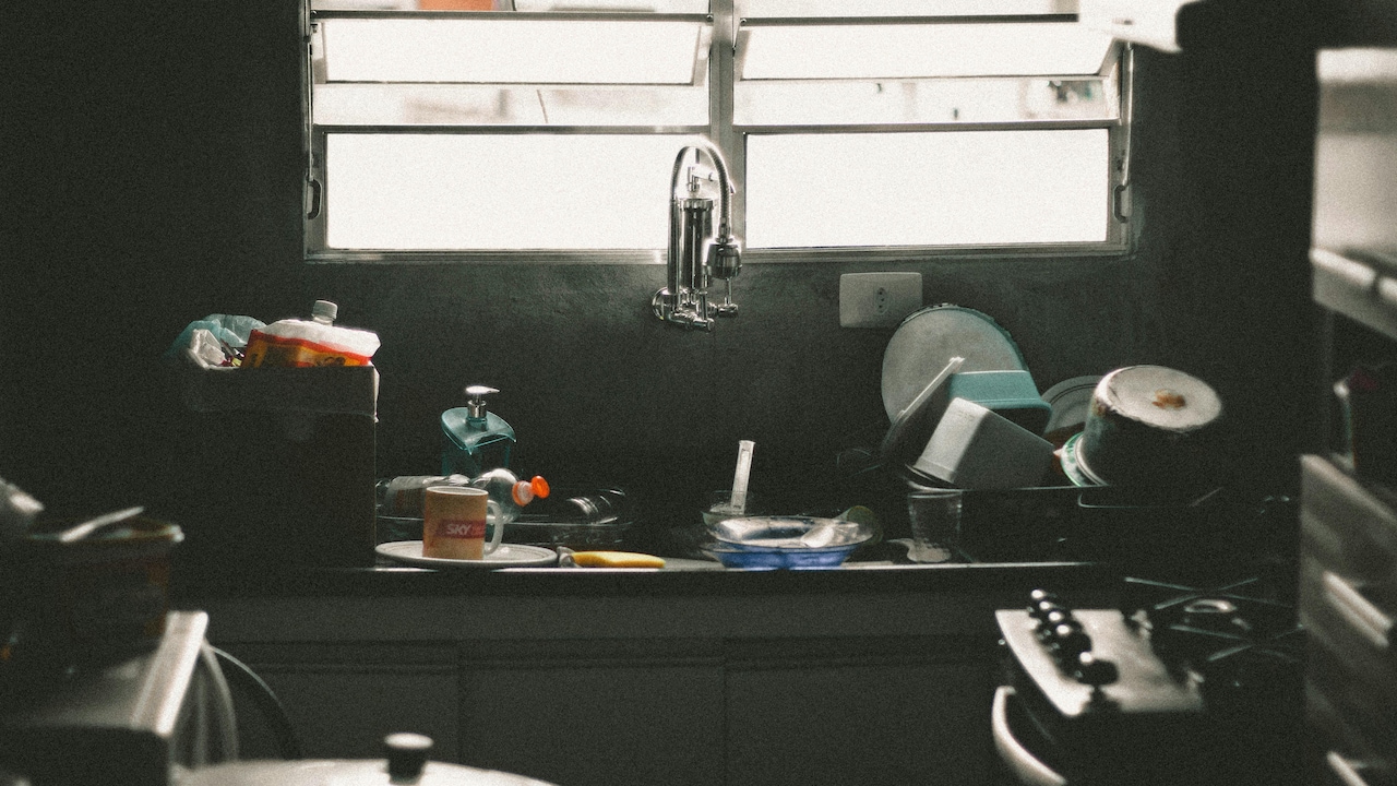 Having a geyser in the kitchen can provide constant access to hot water for effective cleaning and disinfecting