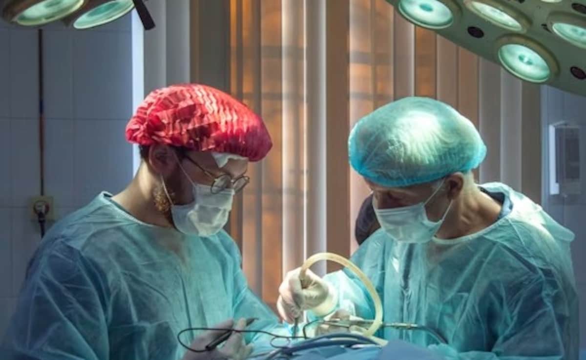 Chinese Doctors Remove 2kg Hairball From Teen Who Ate Her Own Hair For 6 Years