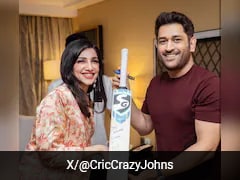 "<i>Ghutne Me Jo...</i>": MS Dhonis Reply Is Gold As Fan Tells Him To Play In IPL 2026