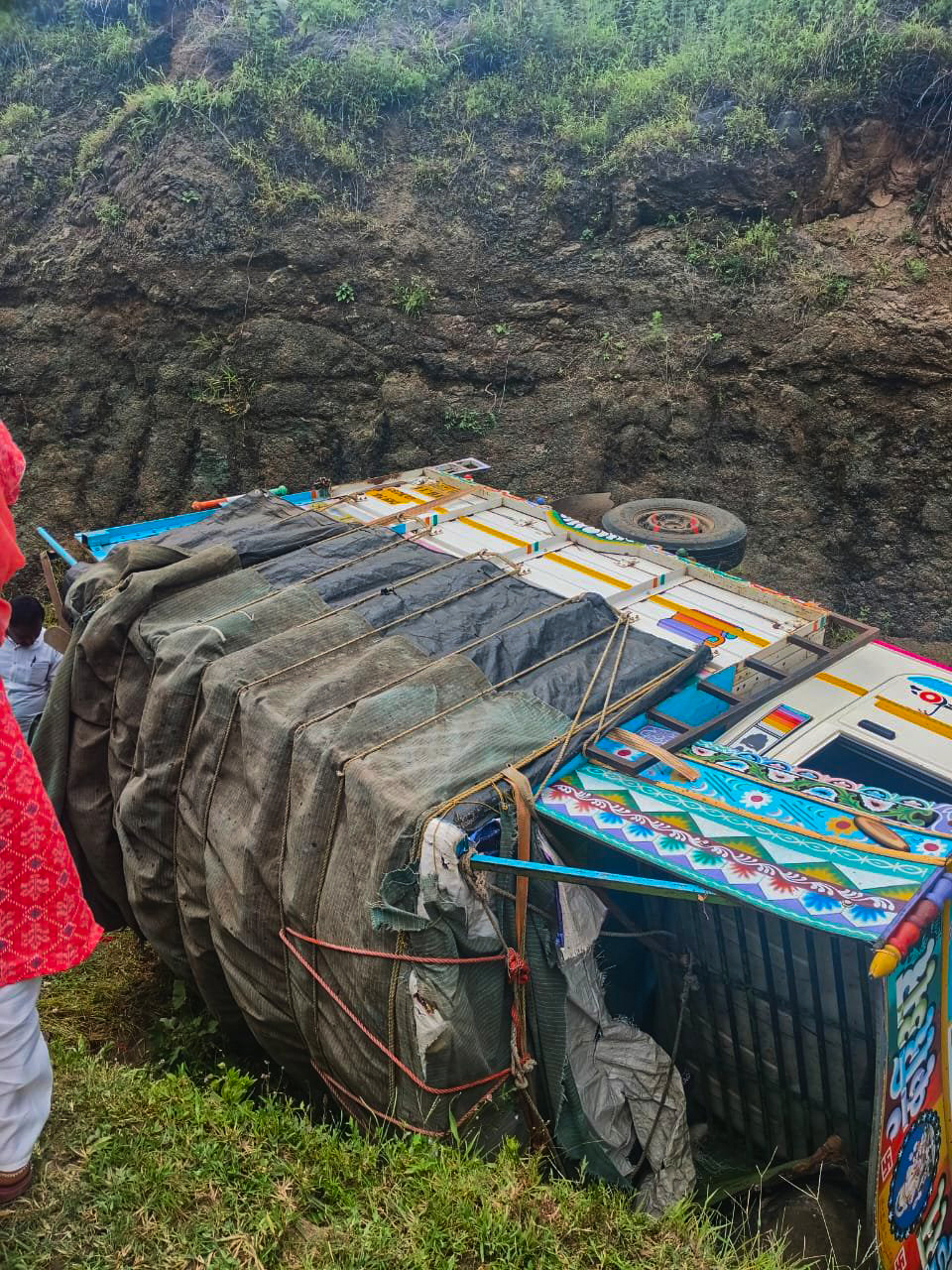 पुणे: पिकअप वैन के खाई में गिरने से 10 लोगों की मौत, 30 अन्‍य घायल; पीएम मोदी ने जताया दुख