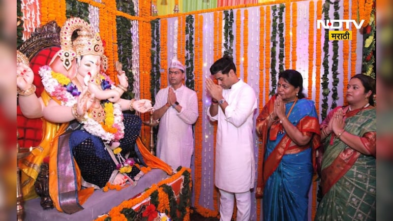 Delhi Ganesh Festival: दिल्लीत गणरायाचे भक्तिमय स्वागत, महाराष्ट्र सदनासह मंडळांमध्ये उत्साहाचा जयघोष Delhi Ganesh Festival: दिल्लीत गणरायाचे भक्तिमय स्वागत, महाराष्ट्र सदनासह मंडळांमध्ये उत्साहाचा जयघोष