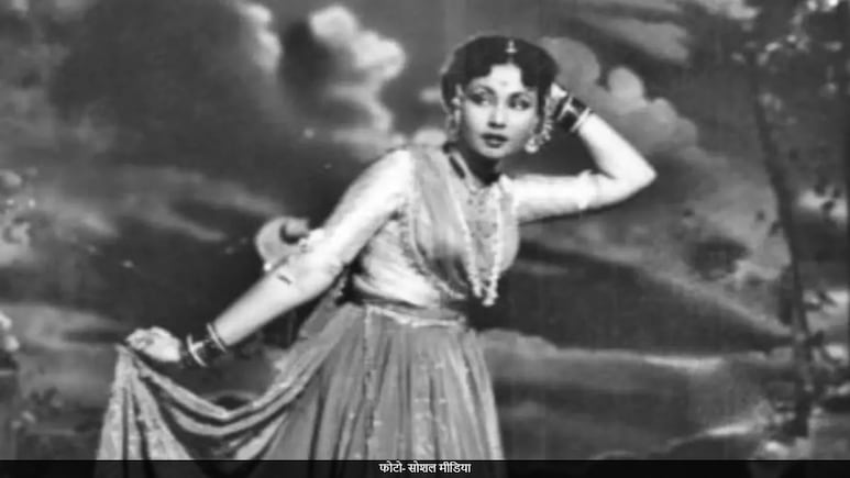 बासी रोटी खाना पसंद करती थी ये एक्ट्रेस, खूबसूरती ऐसी कहेंगे 'चौदहवीं का चांद' बासी रोटी खाना पसंद करती थी ये एक्ट्रेस, खूबसूरती ऐसी कहेंगे 'चौदहवीं का चांद'