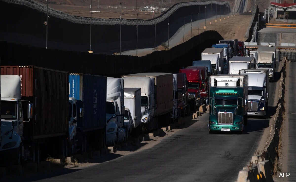 US Pauses Truck Driver Visas After Fatal Florida Crash