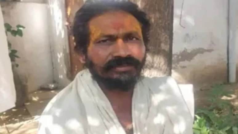 Rajasthan: नाबालिग़ से दुष्कर्म का मामला, राजस्थान HC ने महंत सरजूदास के खिलाफ जारी किया गिरफ्तारी वारंट Rajasthan: नाबालिग़ से दुष्कर्म का मामला, राजस्थान HC ने महंत सरजूदास के खिलाफ जारी किया गिरफ्तारी वारंट
