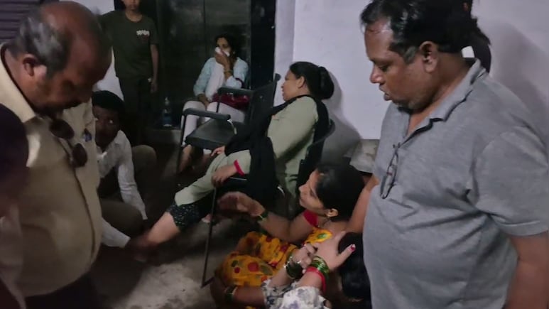 छिंदवाड़ा के मॉल में टूटकर गिरी लिफ्ट, सवार थे 13 लोग; कई लोगों की हालत गंभीर