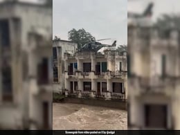 Video: Army Chopper Rescues 22 CRPF Personnel Stranded Due To Punjab Floods Video: Army Chopper Rescues 22 CRPF Personnel Stranded Due To Punjab Floods