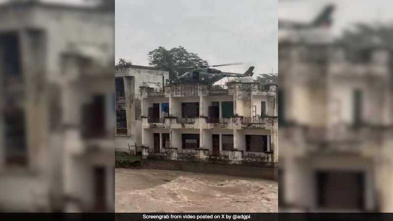 Video: Army Chopper Rescues 22 CRPF Personnel Stranded Due To Punjab Floods Video: Army Chopper Rescues 22 CRPF Personnel Stranded Due To Punjab Floods