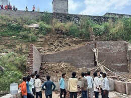 सिरोही में निर्माणाधीन दीवार ढही,10 लोग मलबे में दबे, 3 की मौत सिरोही में निर्माणाधीन दीवार ढही,10 लोग मलबे में दबे, 3 की मौत