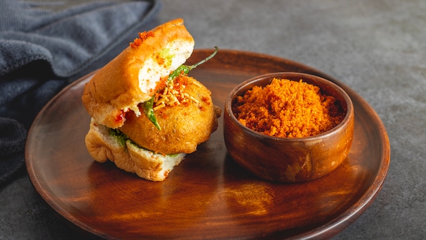 Ganesh Chaturthi 2025: Batata vada is used for vada pav Ganesh Chaturthi 2025: Batata vada is used for vada pav