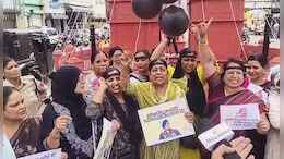 कांग्रेस महिला कार्यकर्ताओं ने विजय शाह की तस्वीरें फूंकी, 15 अगस्त पर ध्वजारोहण को लेकर विरोध तेज