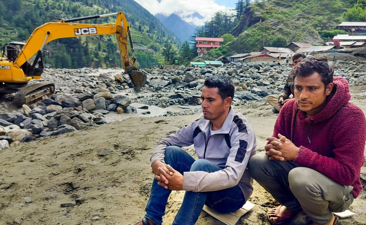 धराली के पास बहने वाले खीर गंगा में पांच अगस्त को अचानक आए पानी ने वहां बड़े पैमाने पर तबाही मचाई थी. धराली के पास बहने वाले खीर गंगा में पांच अगस्त को अचानक आए पानी ने वहां बड़े पैमाने पर तबाही मचाई थी.