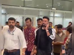 मियां भाई का छाया जलवा, मोहम्मद सिराज का हैदराबाद पहुंचने पर जोरदार स्वागत - VIDEO मियां भाई का छाया जलवा, मोहम्मद सिराज का हैदराबाद पहुंचने पर जोरदार स्वागत - VIDEO