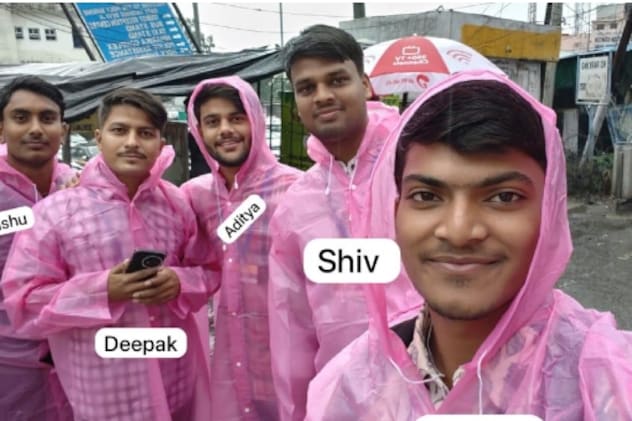 जम्मू में वैष्णो देवी से लौट रहे 3 युवक लैंडस्लाइड में बहे, चश्मदीद ने NDTV को बताई पूरी घटना. जम्मू में वैष्णो देवी से लौट रहे 3 युवक लैंडस्लाइड में बहे, चश्मदीद ने NDTV को बताई पूरी घटना.