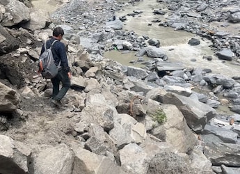 रिपोर्टर की डायरी: बलविंदर के आंसू, नेपाली युवक की बेबसी... धराली और दर्द का वो सैलाब