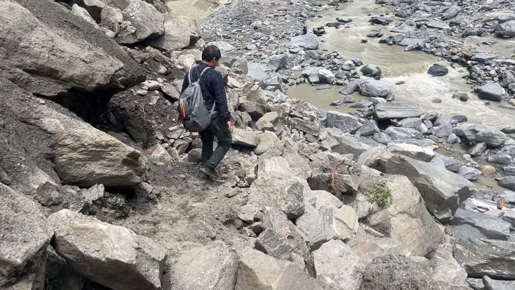 रिपोर्टर की डायरी: बलविंदर के आंसू, नेपाली युवक की बेबसी... धराली और दर्द का वो सैलाब रिपोर्टर की डायरी: बलविंदर के आंसू, नेपाली युवक की बेबसी... धराली और दर्द का वो सैलाब