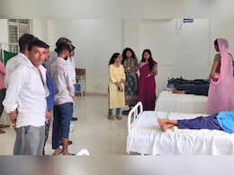 नीमच में स्वतंत्रता दिवस पर मिठाई खाकर बीमार हुए बच्चे, अस्पताल में कराना पड़ा भर्ती; SDM मौके पर पहुंचीं नीमच में स्वतंत्रता दिवस पर मिठाई खाकर बीमार हुए बच्चे, अस्पताल में कराना पड़ा भर्ती; SDM मौके पर पहुंचीं