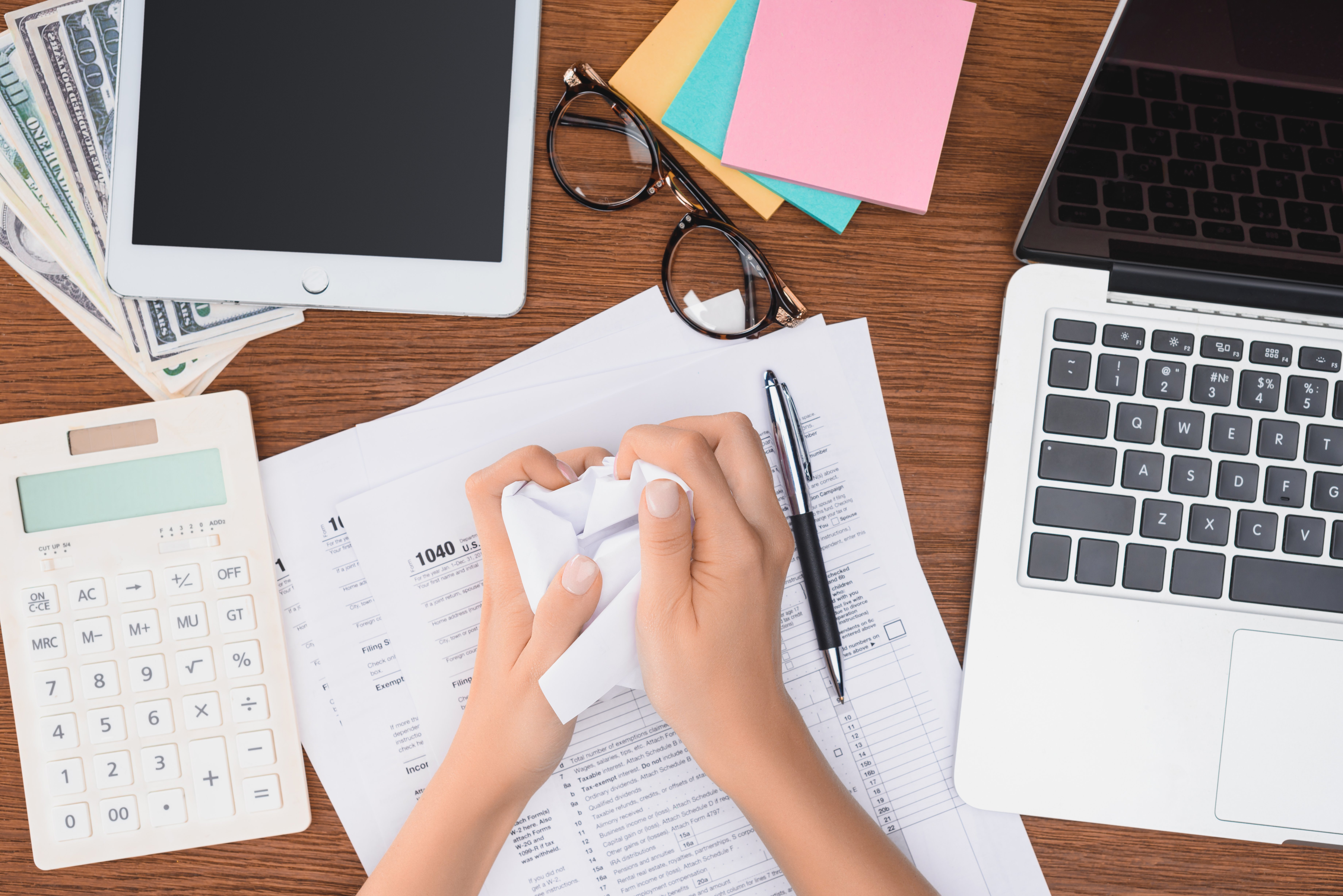 Housing Finance Firm Makes Employees  Work 'All Seven Days A Week', Ignites Reddit Discourse