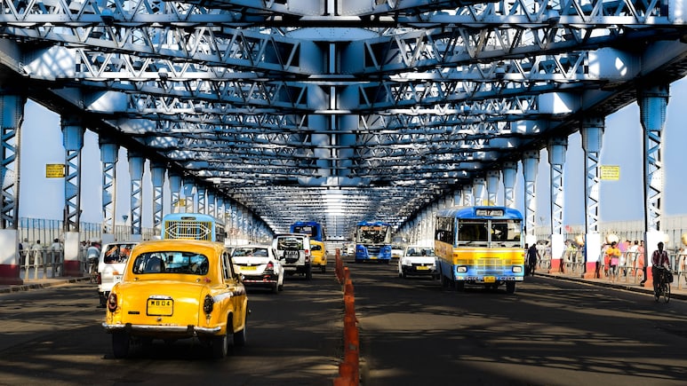 Howrah Bridge: 6 Fascinating Facts About Kolkata's Iconic Steel Giant