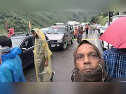 उत्तराखंड में बादल फटने से फंसे शिवपुरी के तीर्थ यात्री, वीडियो शेयर कर केंद्रीय मंत्री सिंधिया से मांगी मदद  उत्तराखंड में बादल फटने से फंसे शिवपुरी के तीर्थ यात्री, वीडियो शेयर कर केंद्रीय मंत्री सिंधिया से मांगी मदद