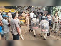अजमेर में ख्वाजा गरीब नवाज दरगाह के पास से हटाया अतिक्रमण, 500 पुलिसकर्मी तैनात अजमेर में ख्वाजा गरीब नवाज दरगाह के पास से हटाया अतिक्रमण, 500 पुलिसकर्मी तैनात