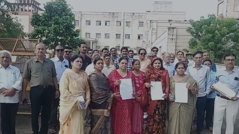 शिक्षा विभाग ने झालावाड़ शिक्षक पर की बड़ी कार्रवाई, पार्क में युवती को छेड़ेन पर किया गया APO