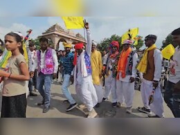 आदिवासी समाज ने की अनोखी मांग, तो कलेक्टर ने फौरन जारी कर दिया ये आदेश, ढोल-मांदर की थाप पर नाचते दिखे लोग आदिवासी समाज ने की अनोखी मांग, तो कलेक्टर ने फौरन जारी कर दिया ये आदेश, ढोल-मांदर की थाप पर नाचते दिखे लोग