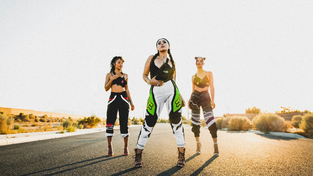 You can easily get new collections of joggers during the freedom sale 