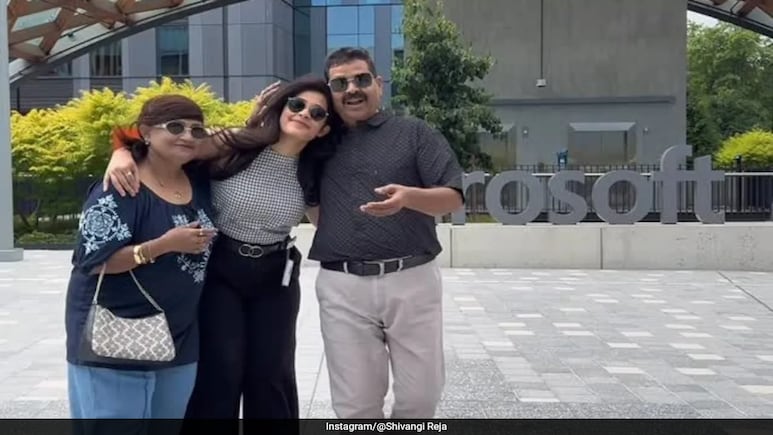 "The Pride In Their Eyes": Indian Woman Gives Parents A Heartwarming Tour Of Her US Office "The Pride In Their Eyes": Indian Woman Gives Parents A Heartwarming Tour Of Her US Office