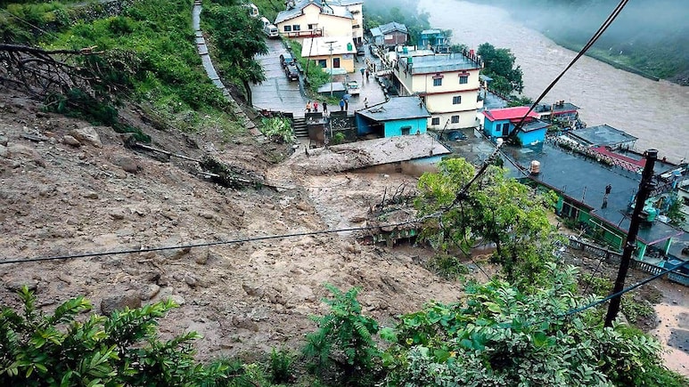 हिमाचल प्रदेश और उत्तराखंड में अभी आफत बनेगी बारिश, IMD ने जारी किया अलर्ट हिमाचल प्रदेश और उत्तराखंड में अभी आफत बनेगी बारिश, IMD ने जारी किया अलर्ट