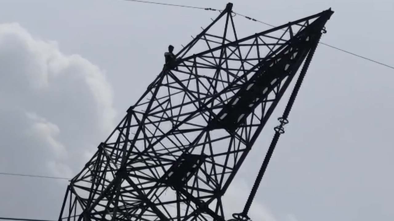 UP Man's Wife Dies, He Marries Sister. Then Climbs Tower To Marry 3rd Sister