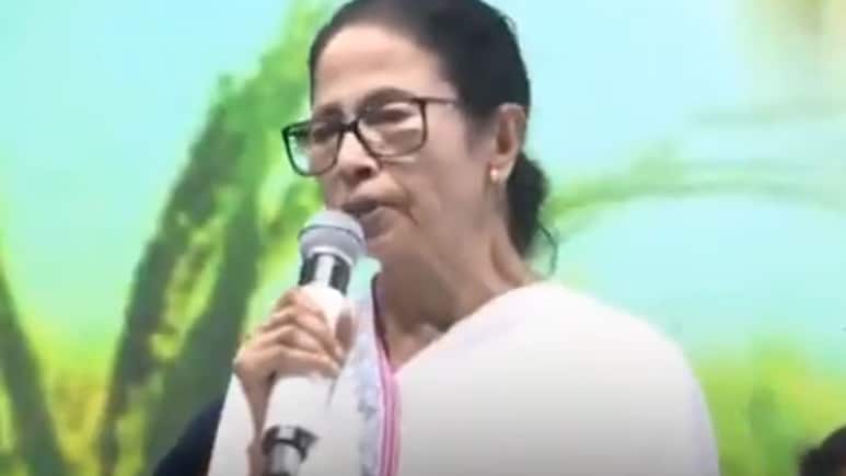 "Do Not Be BJP's Lollipop": Mamata Banerjee Cautions Election Commission "Do Not Be BJP's Lollipop": Mamata Banerjee Cautions Election Commission