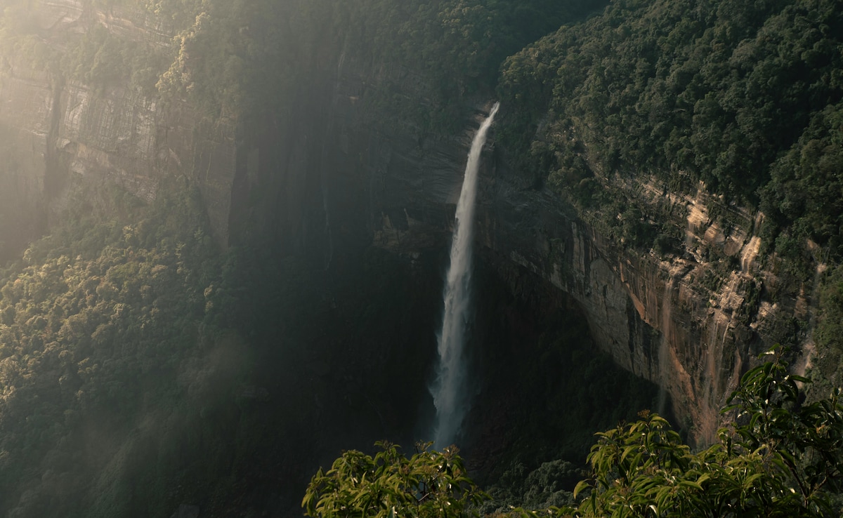 Nohkalikai Falls is a must-visit spot. Nohkalikai Falls is a must-visit spot.