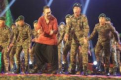 Aamir Khan Dances To A <i>Dil Chahta Hai </i>Song With Soldiers | Jai Jawan With Aamir Khan Aamir Khan Dances To A <i>Dil Chahta Hai </i>Song With Soldiers | Jai Jawan With Aamir Khan
