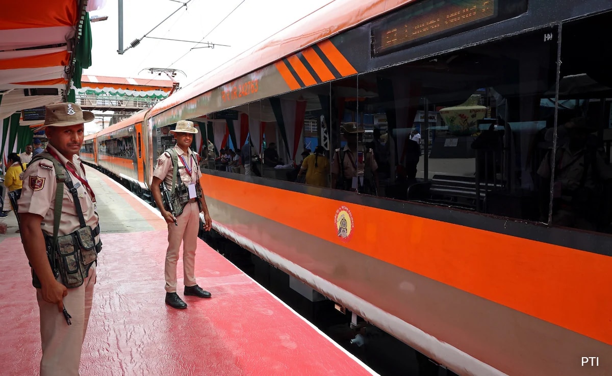 PM To Launch Bengaluru Metro's Yellow Line, New Vande Bharat Express Today