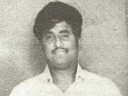 कुली था ये सुपरस्टार, दोस्त ने सामान उठाने के लिए थमाए दो रुपए, आंखों से छलक पड़े थे आंसू कुली था ये सुपरस्टार, दोस्त ने सामान उठाने के लिए थमाए दो रुपए, आंखों से छलक पड़े थे आंसू