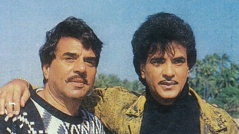 जितेंद्र की एक फिल्म ने जब हिला डाला राजेश, धर्मेंद्र, बिग बी का करियर, आपस में भिड़ी थी दो टॉप एक्ट्रेस, 2 करोड़ बजट कमाई 9 करोड़