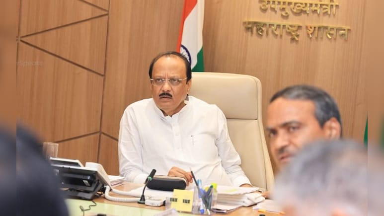 Ajit Pawar: मुंबई- गोवा महामार्गासाठी हेल्पलाईन! तक्रारीनंतर 24 तासात खड्डा बुजवणार, अजित पवारांचे आदेश Ajit Pawar: मुंबई- गोवा महामार्गासाठी हेल्पलाईन! तक्रारीनंतर 24 तासात खड्डा बुजवणार, अजित पवारांचे आदेश