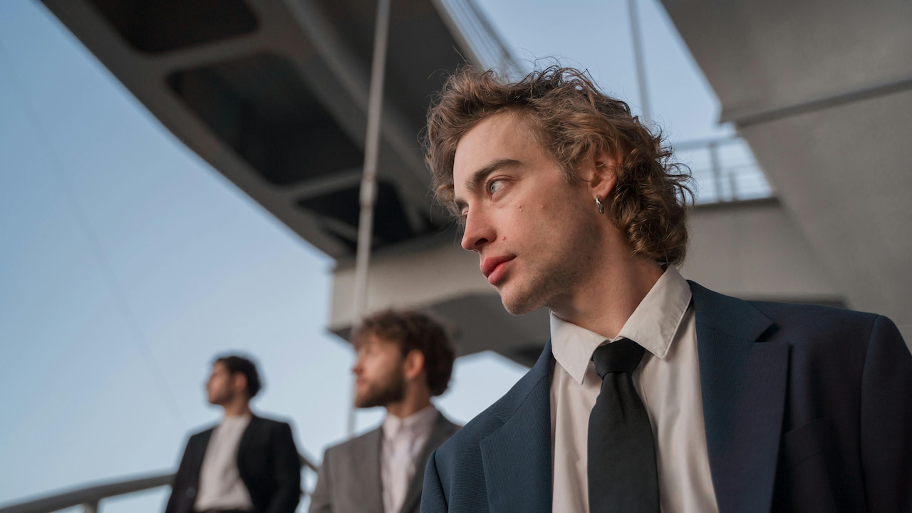 Get A Suit-Buying Guide For Men For Any Special Occasion 