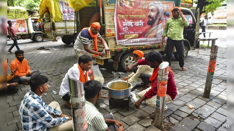 Maratha Quota Protesters Claim Poor Facilities At Mumbai Protest Site Maratha Quota Protesters Claim Poor Facilities At Mumbai Protest Site