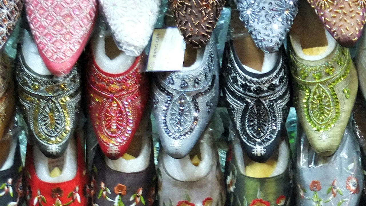 How To Pick Chappals For Ladies That Can Go From Market To Coffee Runs