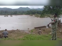 CG News: इंद्रावती नदी में अचानक पलट गई नाव, एक ग्रामीण हुआ लापता CG News: इंद्रावती नदी में अचानक पलट गई नाव, एक ग्रामीण हुआ लापता