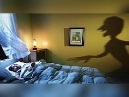 आपको हर हफ्ते आते हैं बुरे सपने तो हो जाएं सावधान, देते हैं ये संकेत आपको हर हफ्ते आते हैं बुरे सपने तो हो जाएं सावधान, देते हैं ये संकेत