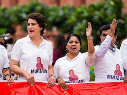 कौन हैं '124 साल की मिंता देवी', जिनकी तस्वीरों वाली टीशर्ट पहने नजर आए विपक्षी सांसद कौन हैं '124 साल की मिंता देवी', जिनकी तस्वीरों वाली टीशर्ट पहने नजर आए विपक्षी सांसद