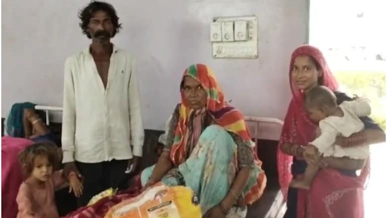 Rajasthan: उदयपुर में 55 साल की महिला ने दिया 17वें बच्चे को जन्म, बधाई देने पहुंचे पोते-पोती और दोहिते Rajasthan: उदयपुर में 55 साल की महिला ने दिया 17वें बच्चे को जन्म, बधाई देने पहुंचे पोते-पोती और दोहिते
