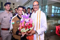Group Captain Shubhanshu Shukla Reaches Lucknow Amid a Rousing Welcome By Children, Admirers Group Captain Shubhanshu Shukla Reaches Lucknow Amid a Rousing Welcome By Children, Admirers