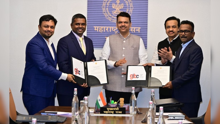 Mumbai News: CM फडणवीसांचे 10 मोठे करार! राज्यात 42,892 कोटींची गुंतवणूक; 25 हजार रोजगार निर्मिती