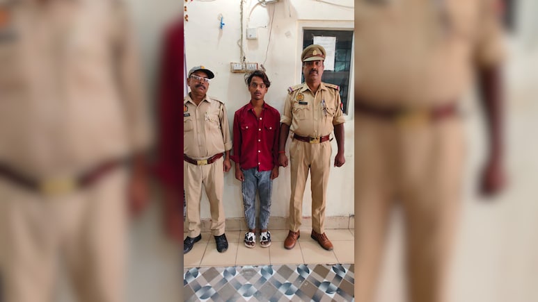 Man Sends Instagram Request To Lucknow Girl, Exploits Her, Extorts Rs 45,000 Man Sends Instagram Request To Lucknow Girl, Exploits Her, Extorts Rs 45,000